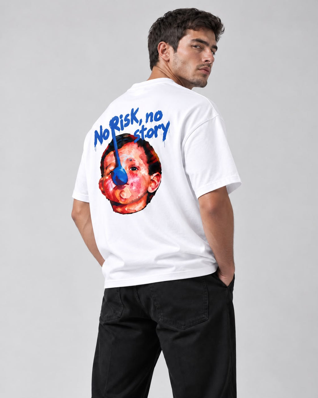 T-shirt Spoon Kid blanc NO TIME, vue de dos trois-quarts portée